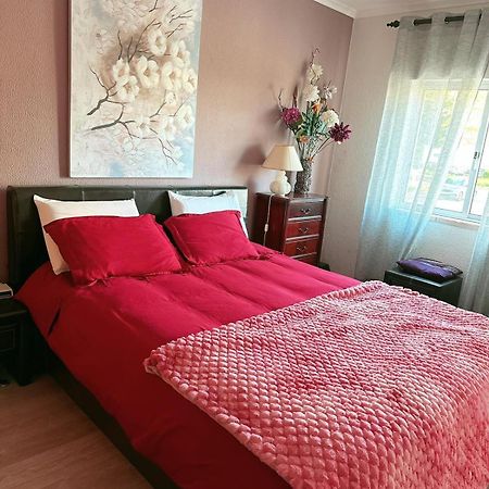 Apartamento Com Boa Luz E Localizacao Em Lisboa. Apartment Luaran gambar
