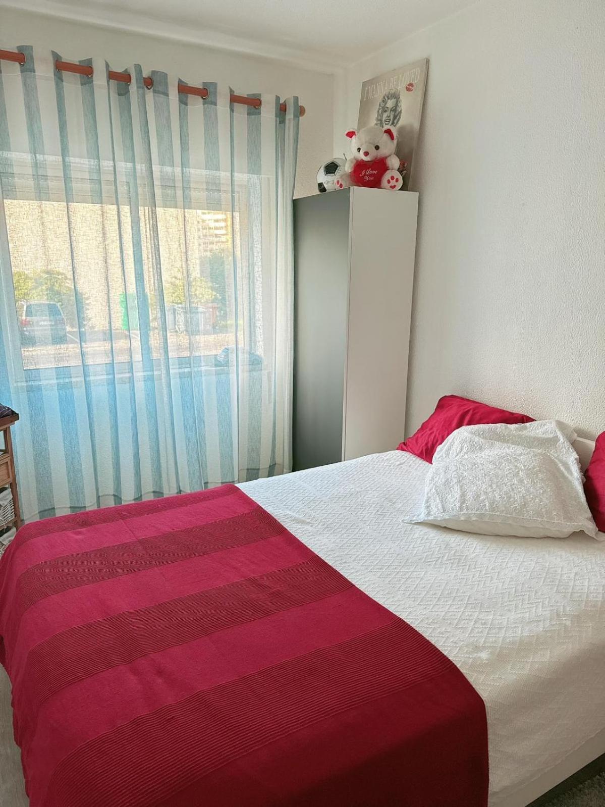 Apartamento Com Boa Luz E Localizacao Em Lisboa. Apartment Luaran gambar